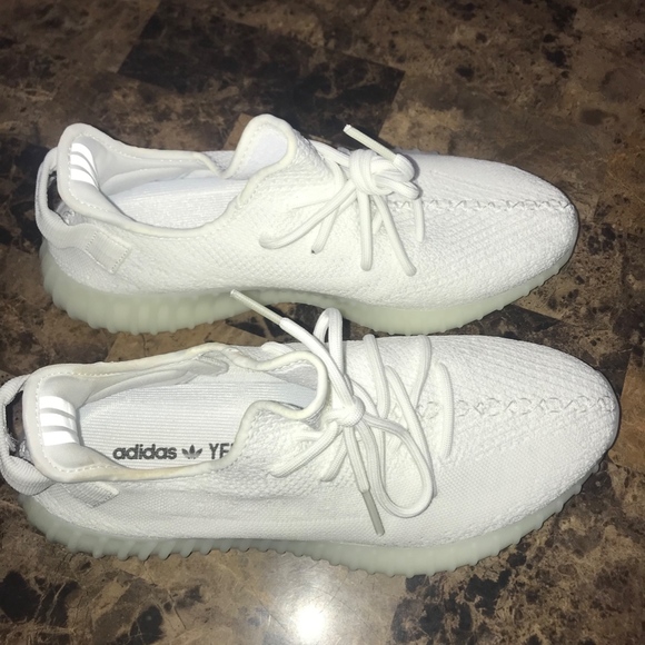 BRAND NEW Yeezy 350 V2 Cream